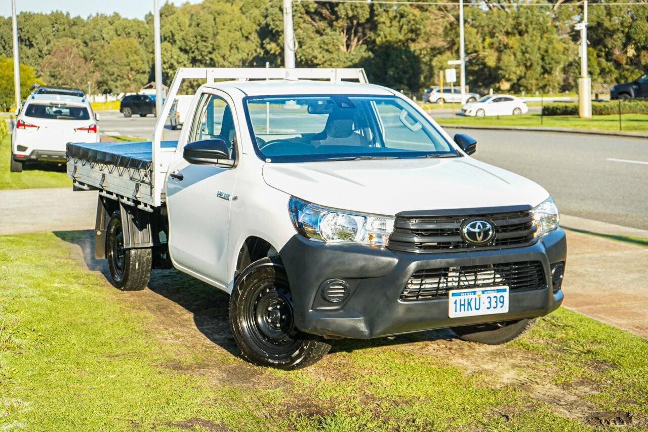 Toyota Hilux image 1