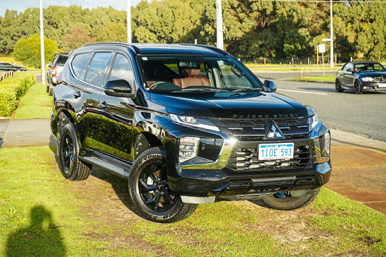 Mitsubishi Pajero Sport image 1