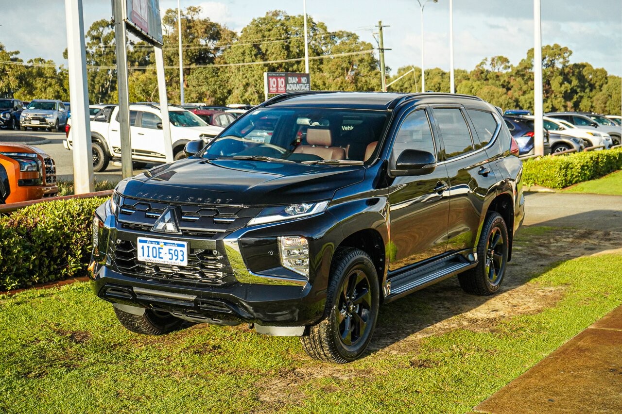 Mitsubishi Pajero Sport image 2
