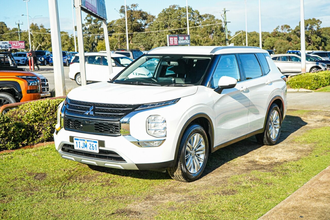 Mitsubishi Outlander image 3