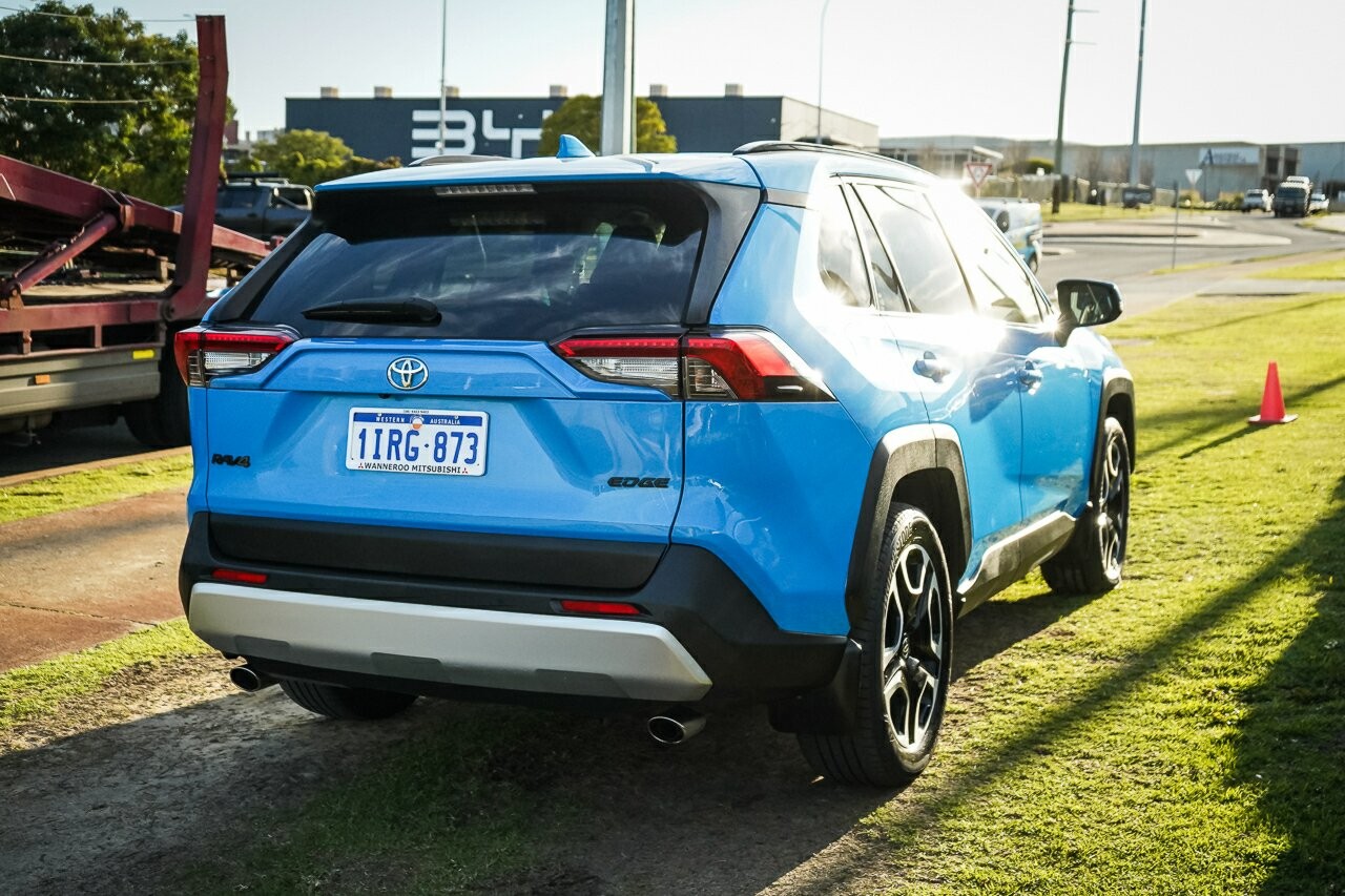 Toyota Rav4 image 4