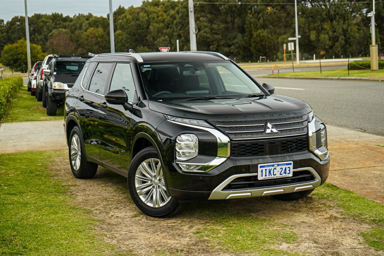 Mitsubishi Outlander image 1