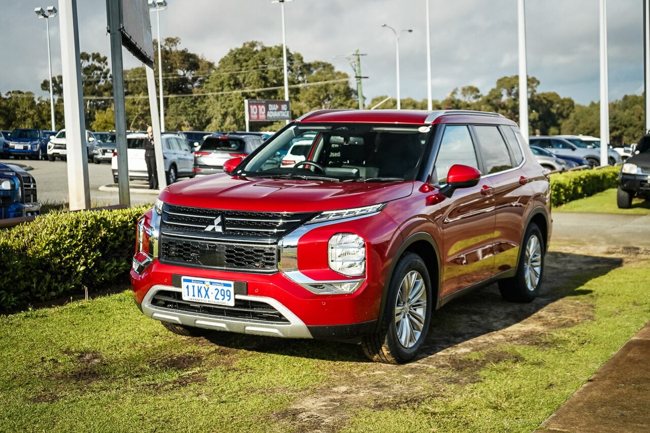 Mitsubishi Outlander image 3