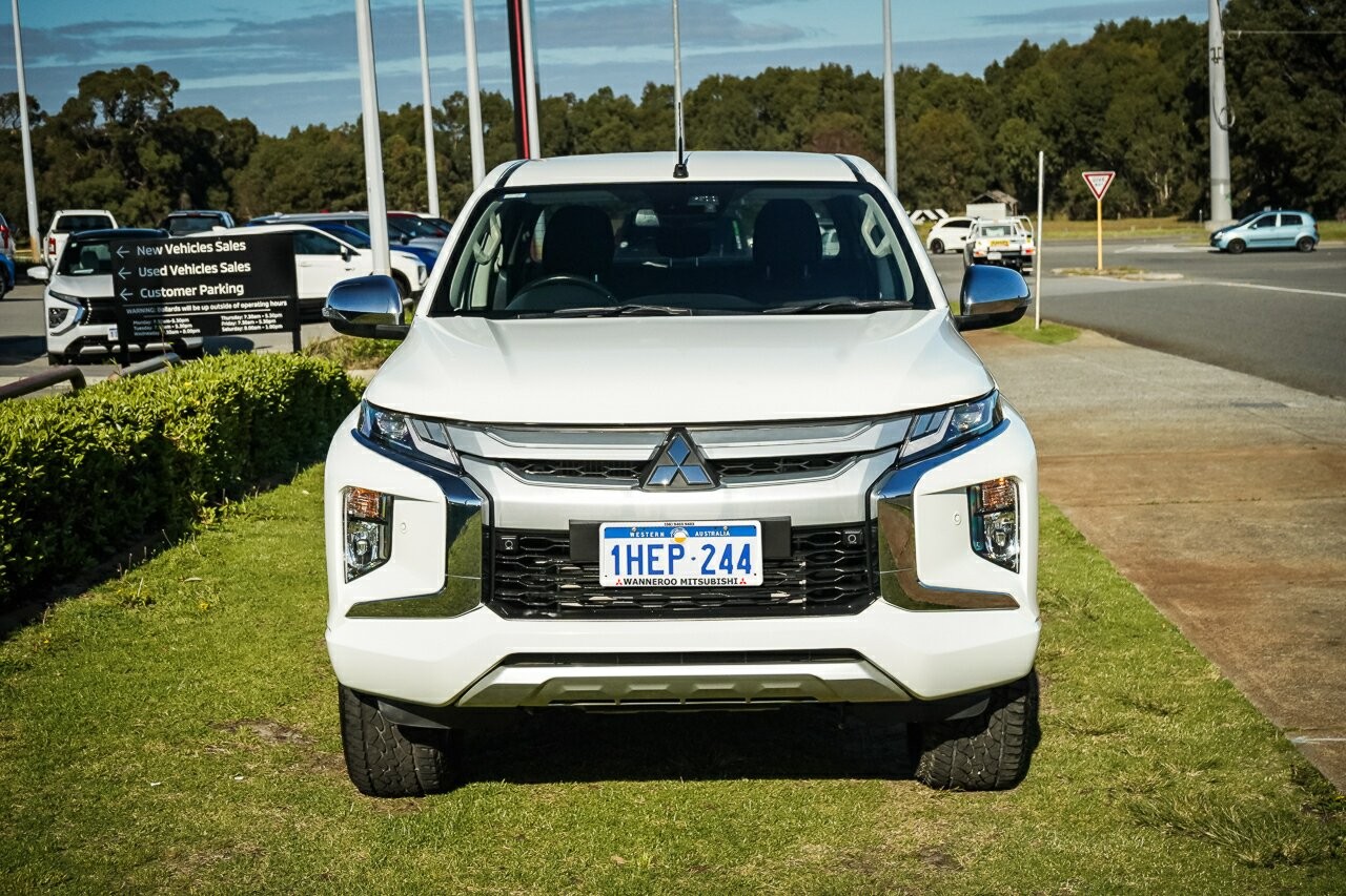 Mitsubishi Triton image 2