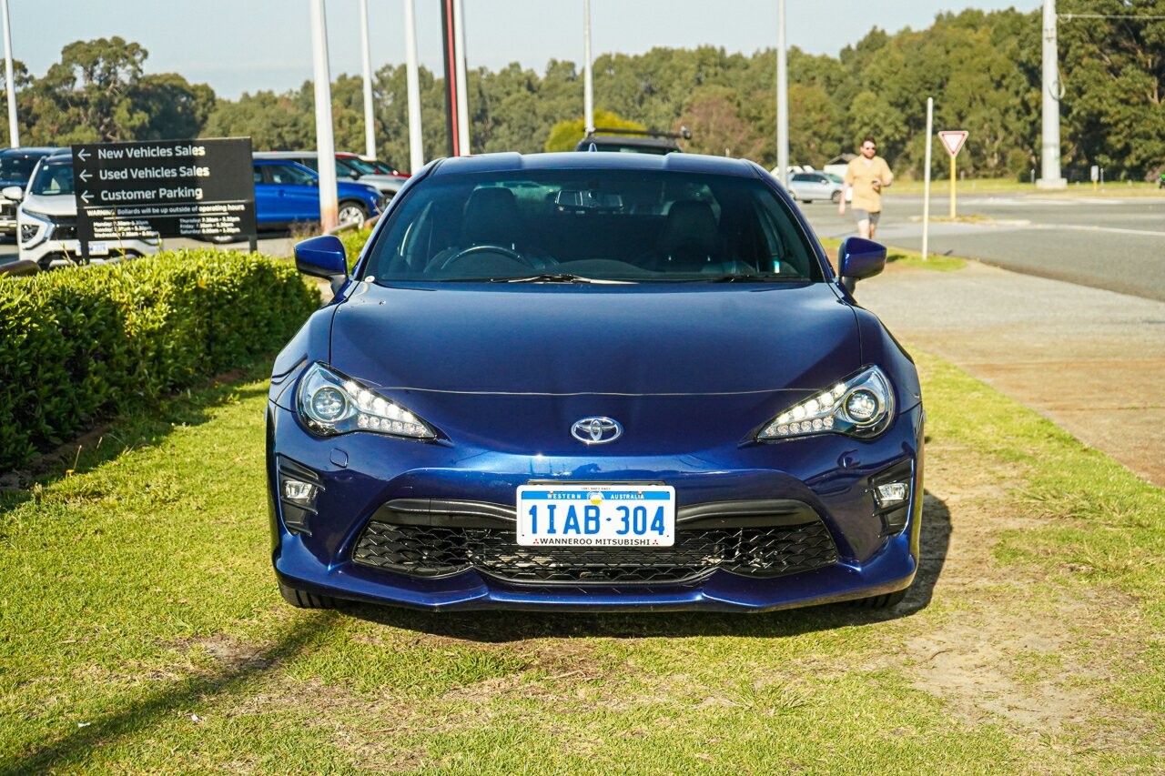 Toyota 86 image 2