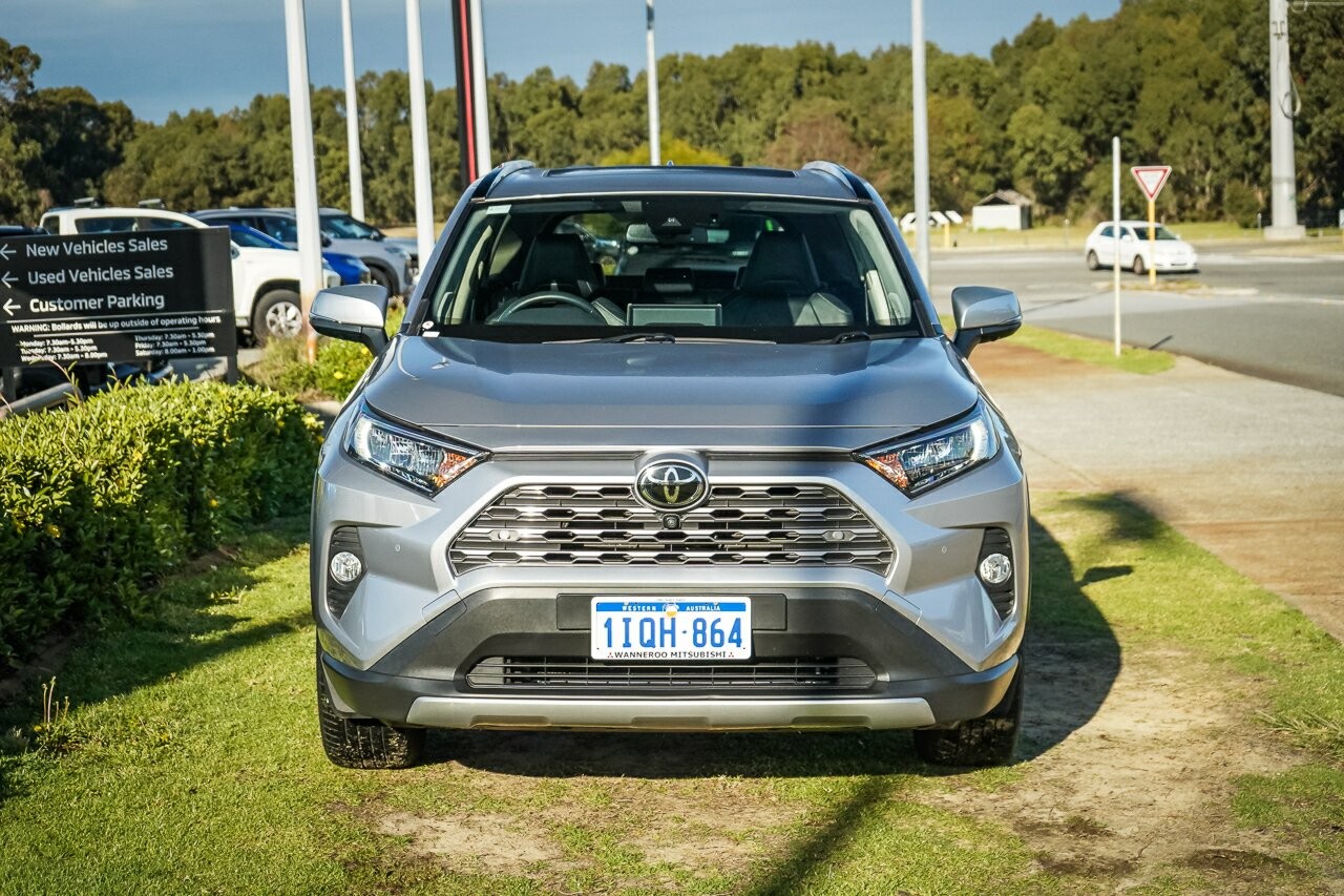 Toyota Rav4 image 2