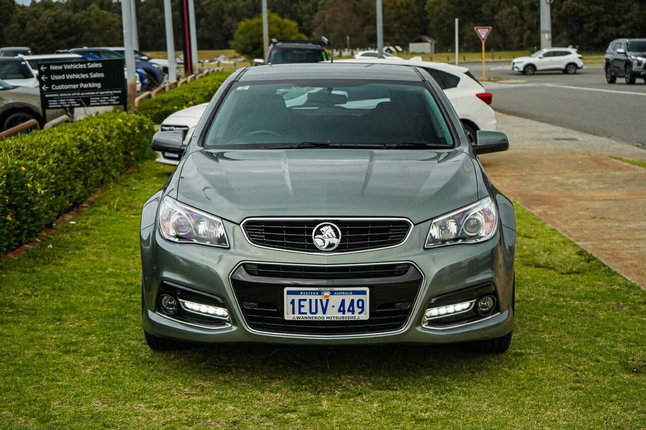 Holden Commodore image 2