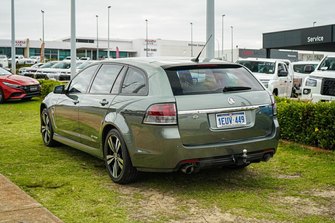 Holden Commodore image 4