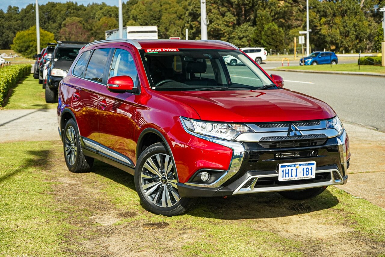 Mitsubishi Outlander image 1