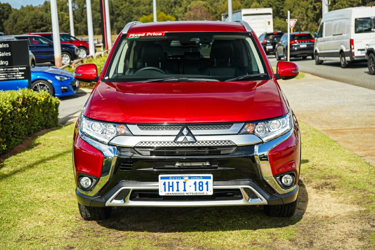 Mitsubishi Outlander image 2