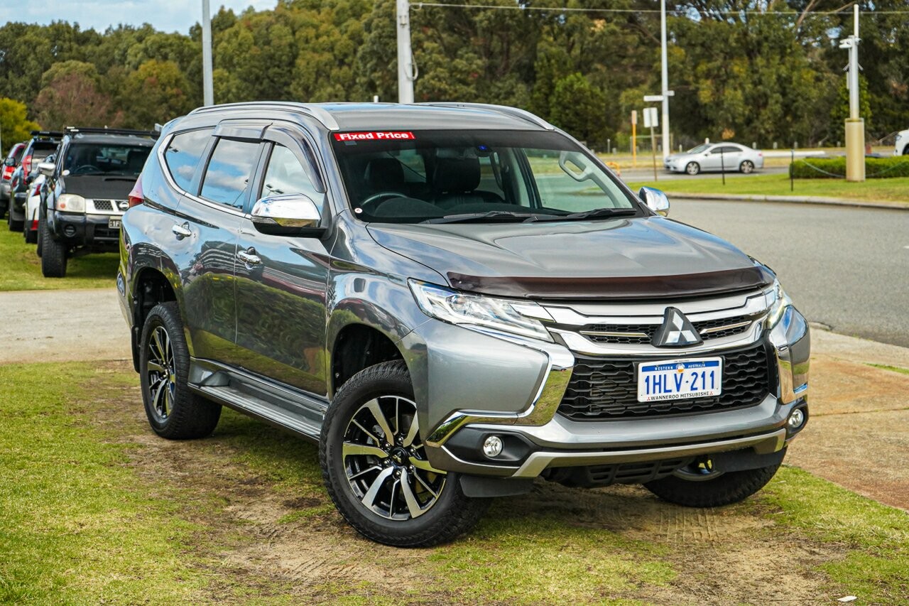 Mitsubishi Pajero Sport image 1