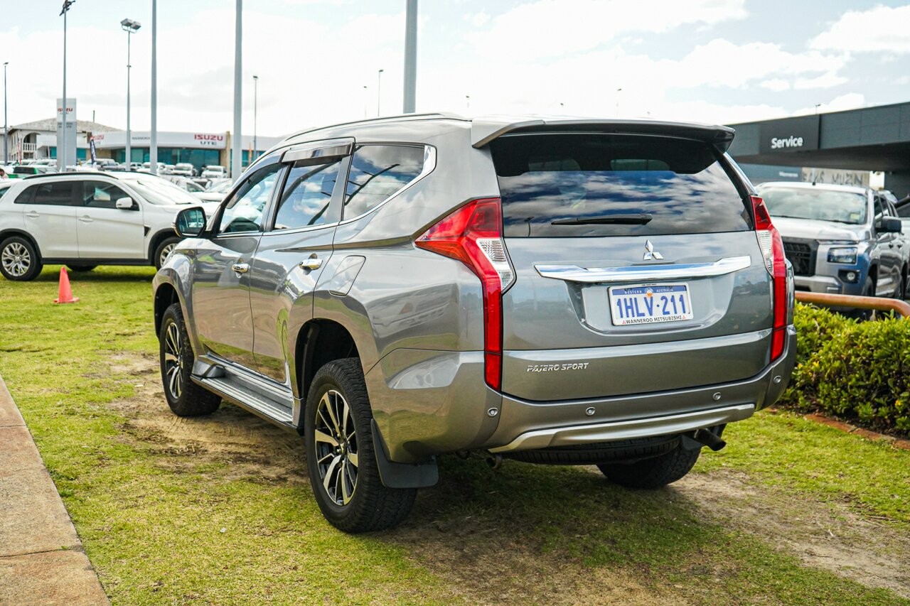 Mitsubishi Pajero Sport image 4