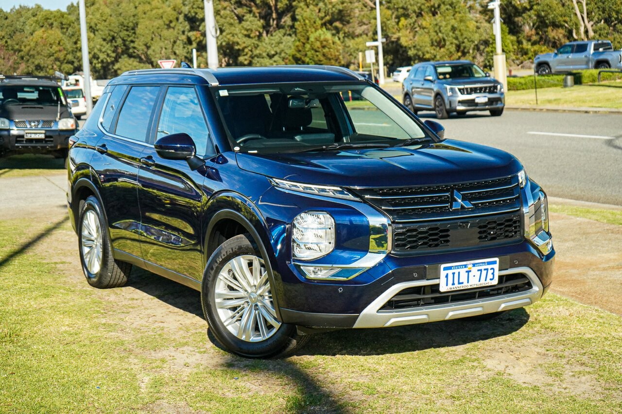 Mitsubishi Outlander image 1