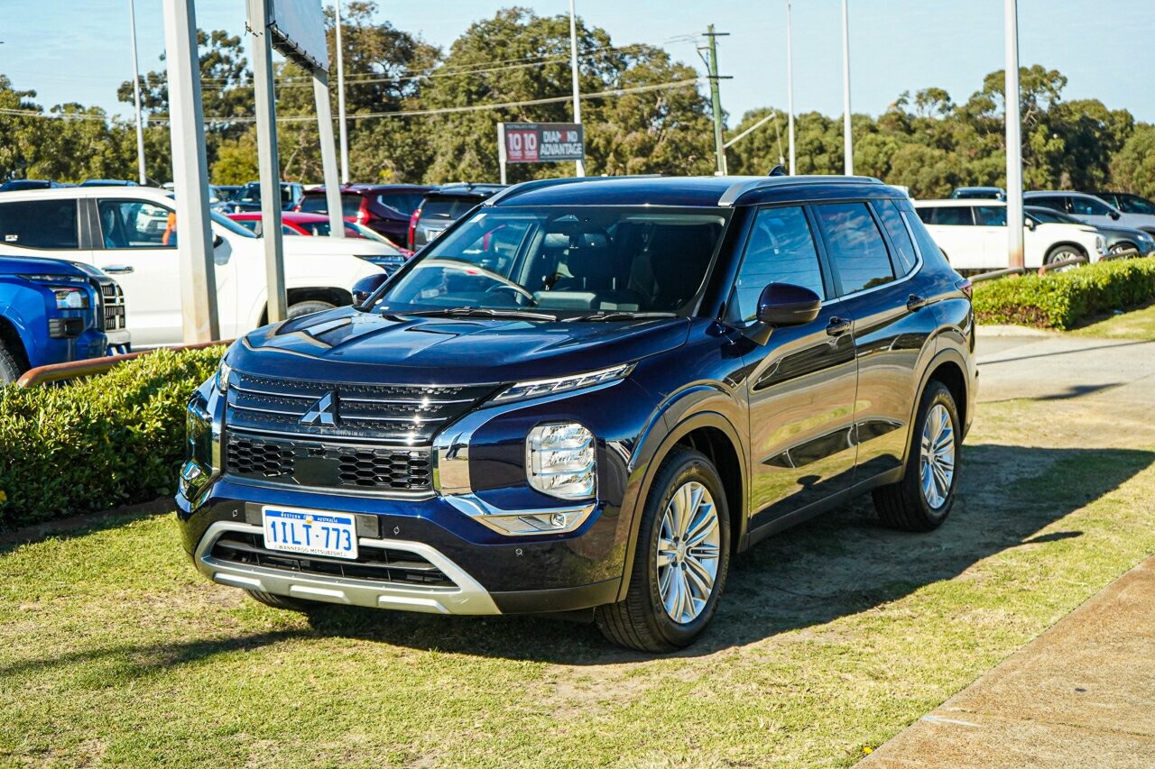 Mitsubishi Outlander image 3