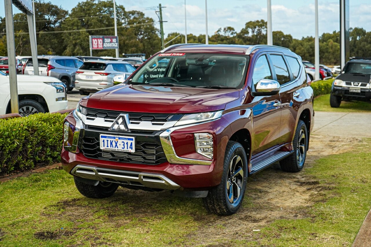 Mitsubishi Pajero Sport image 3