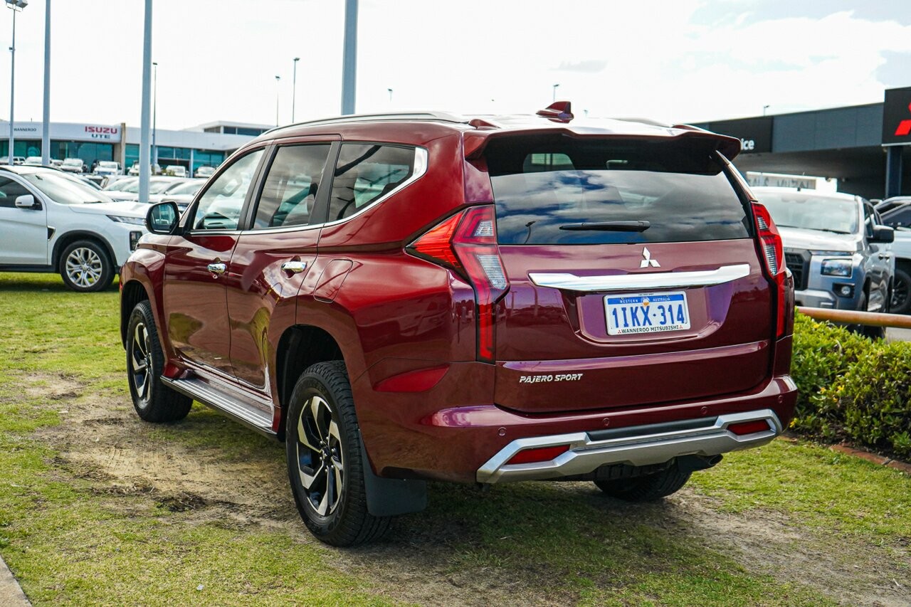 Mitsubishi Pajero Sport image 4