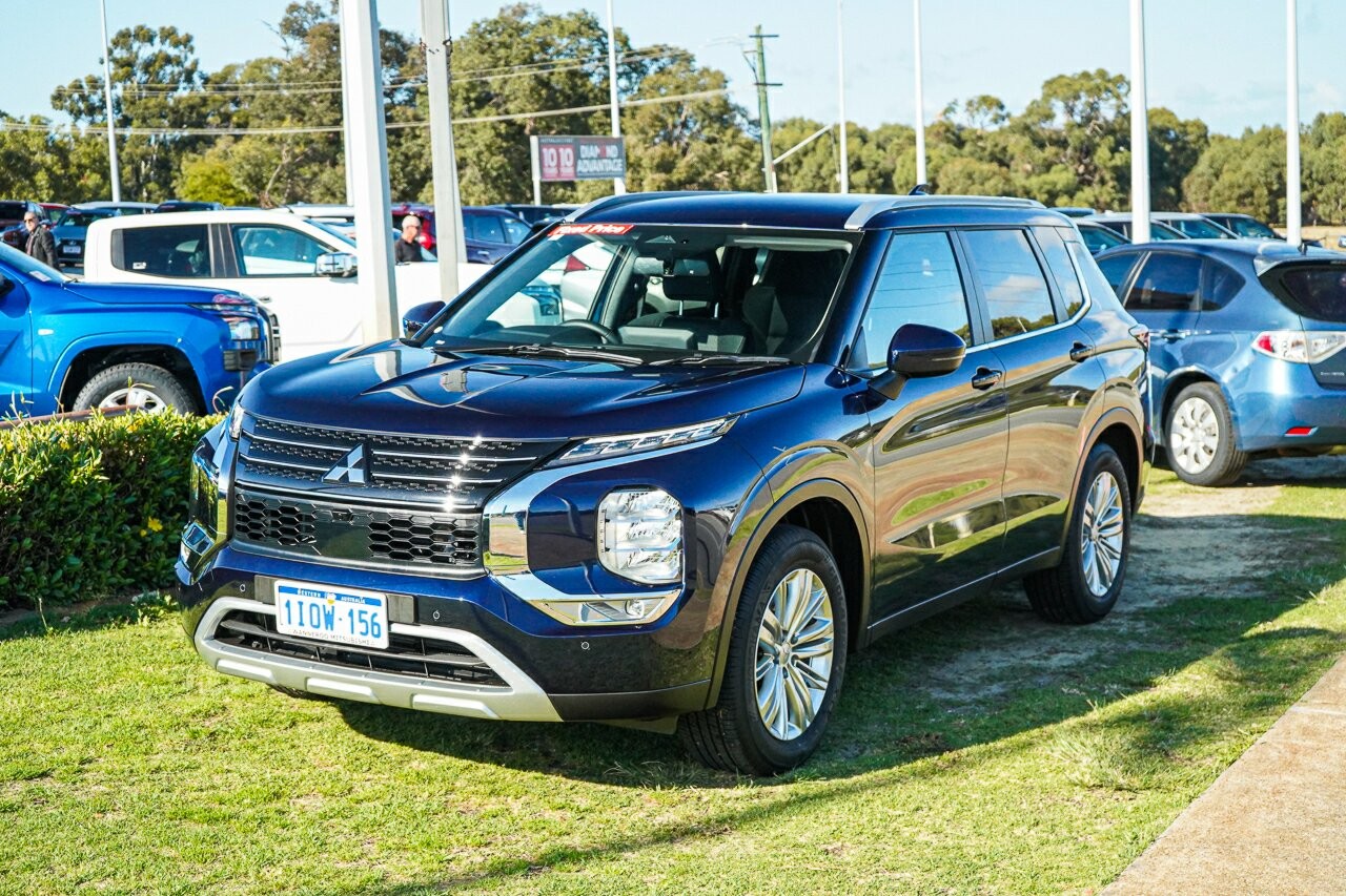 Mitsubishi Outlander image 3