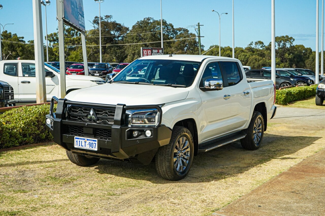 Mitsubishi Triton image 1