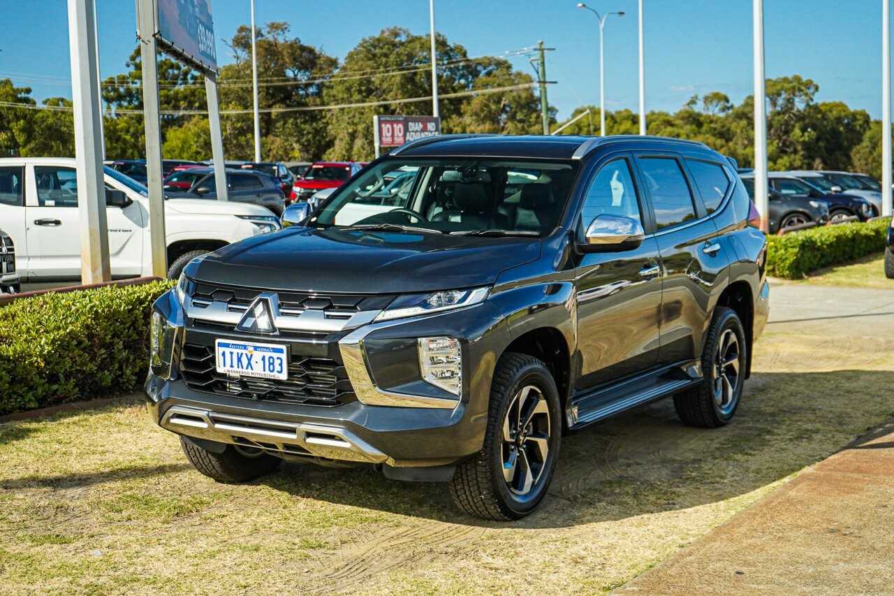 Mitsubishi Pajero Sport image 1