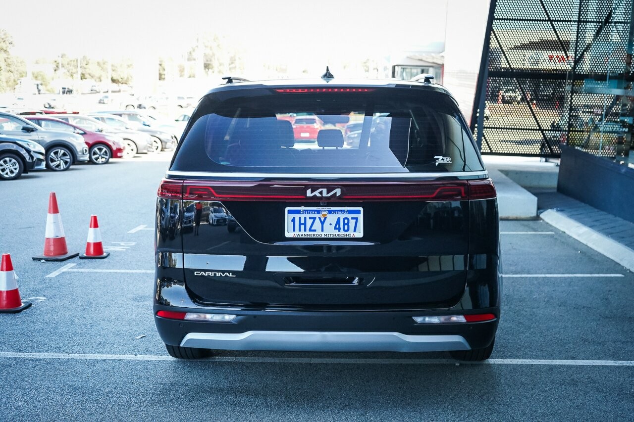 Kia Carnival image 4