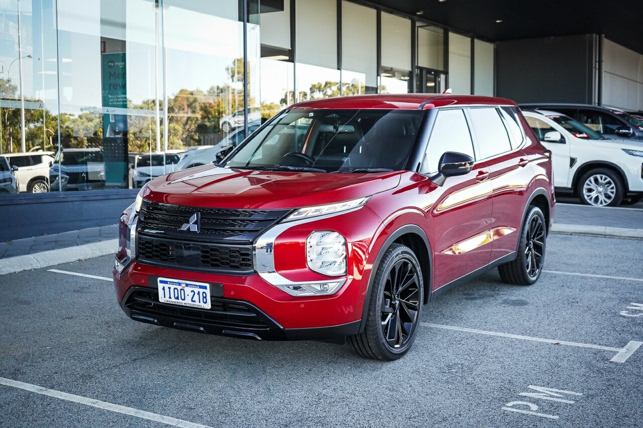 Mitsubishi Outlander image 1