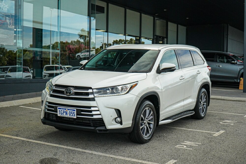 Toyota Kluger image 1