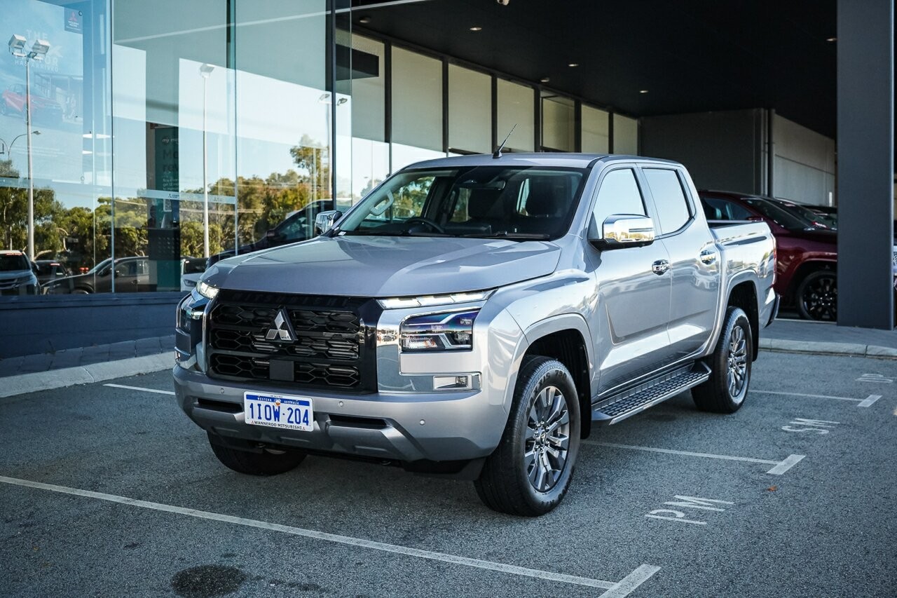 Mitsubishi Triton image 1