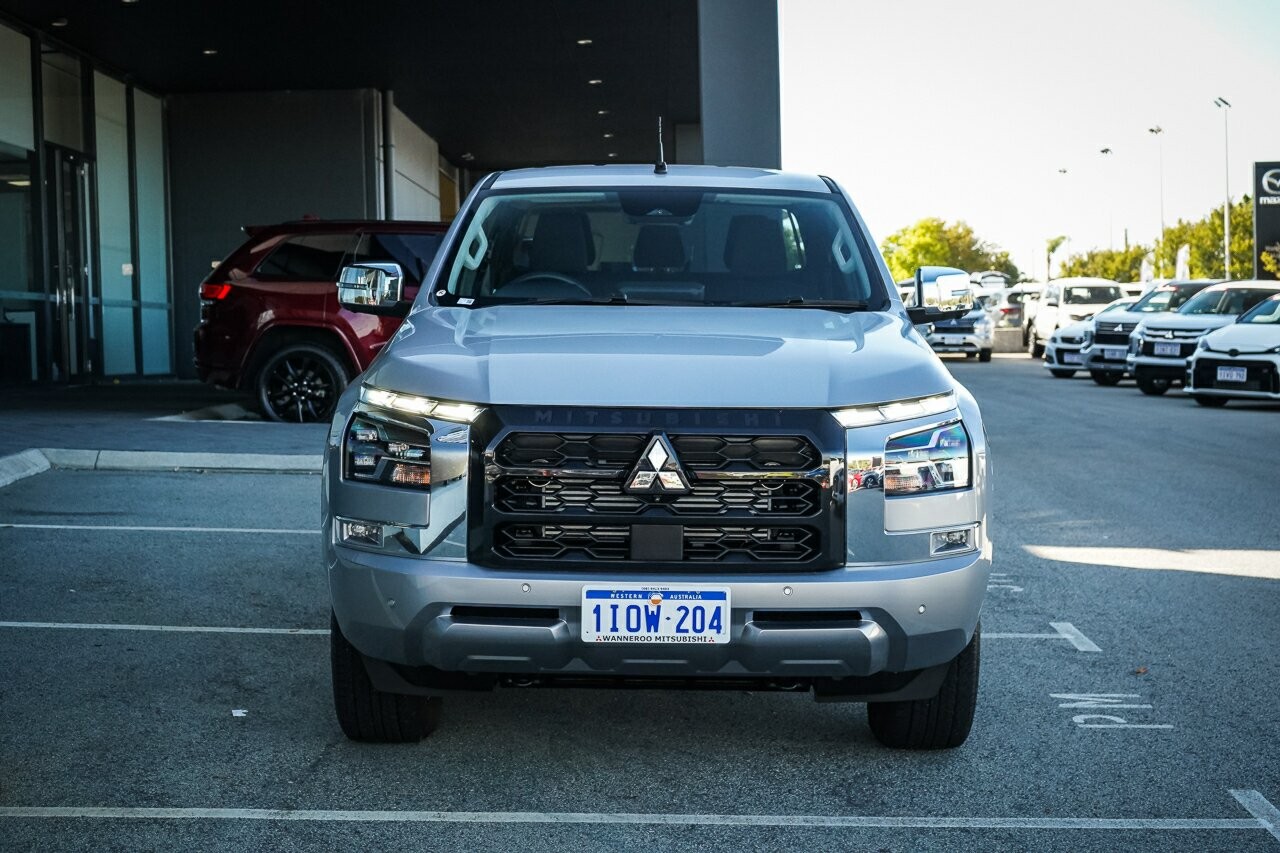 Mitsubishi Triton image 2
