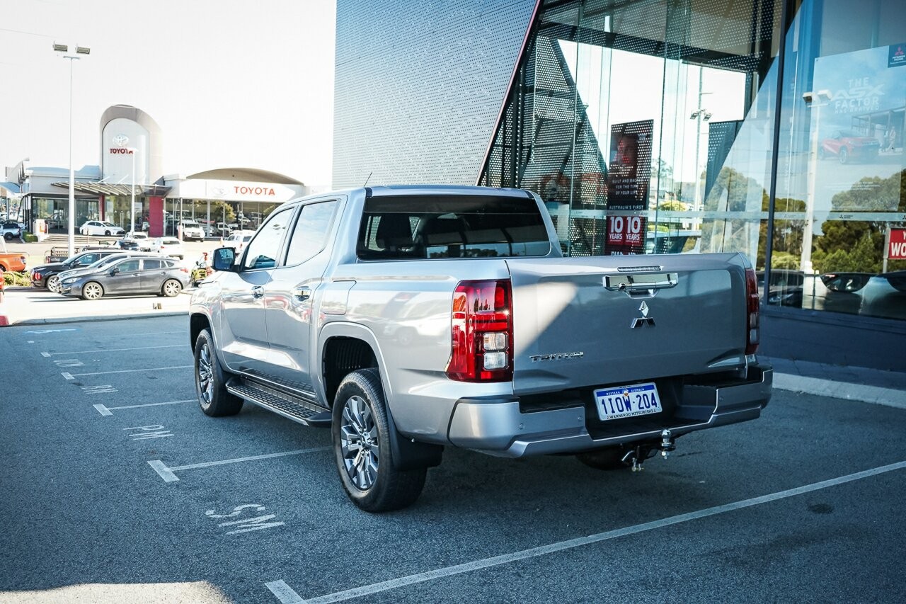 Mitsubishi Triton image 3