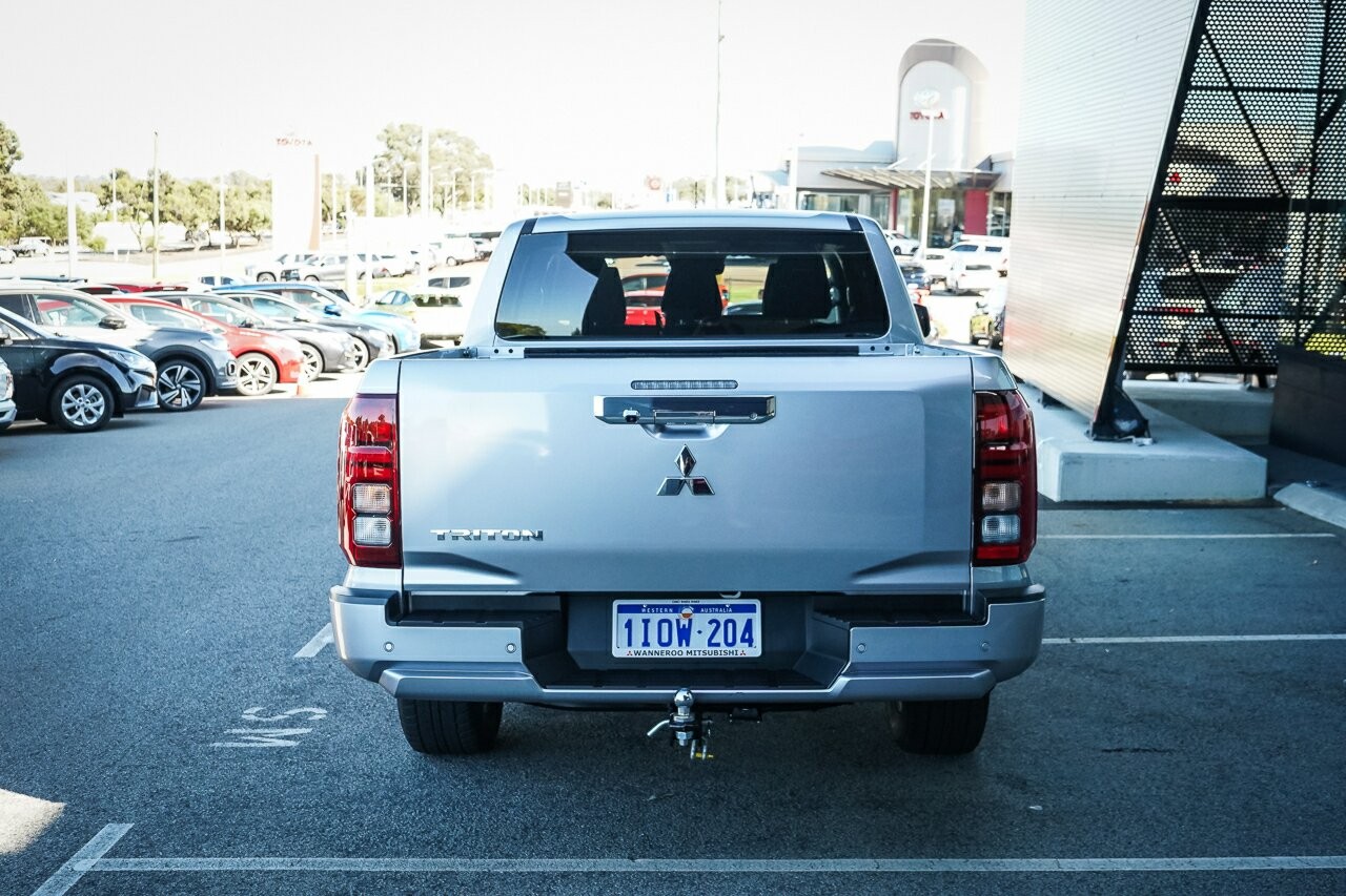 Mitsubishi Triton image 4