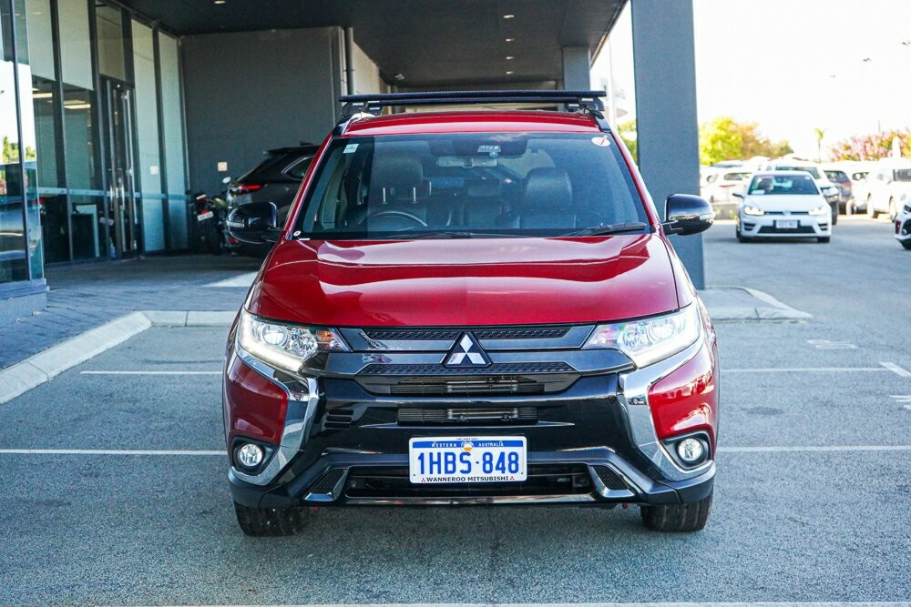 Mitsubishi Outlander image 2