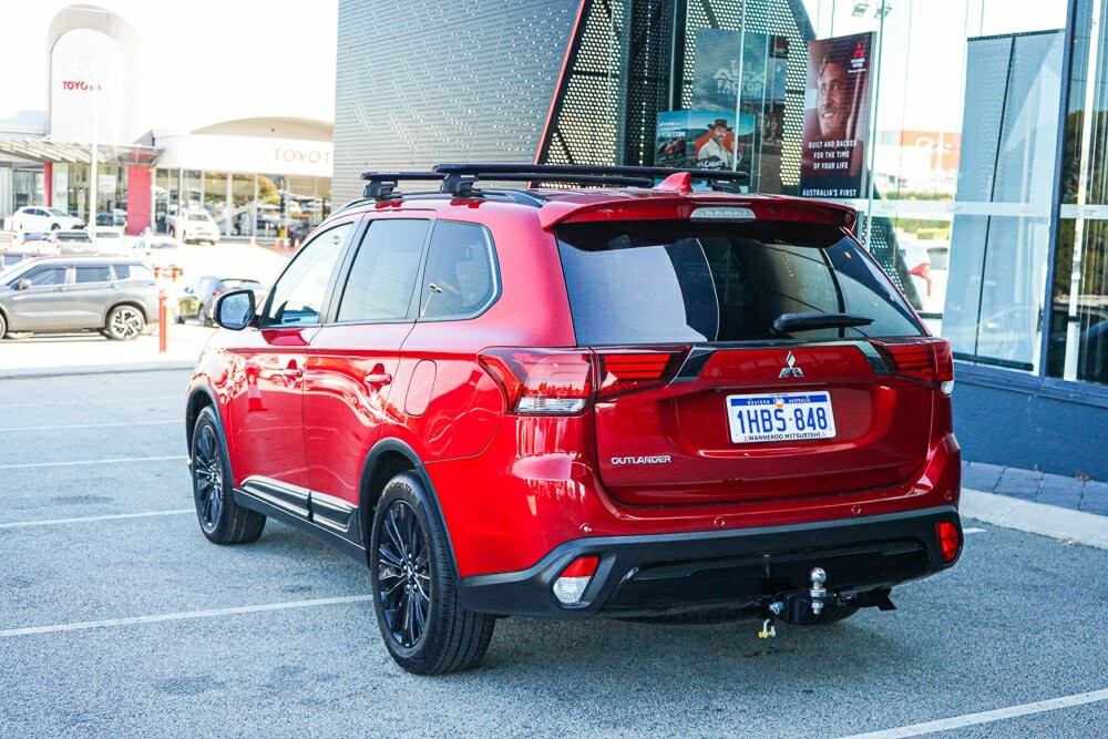 Mitsubishi Outlander image 3