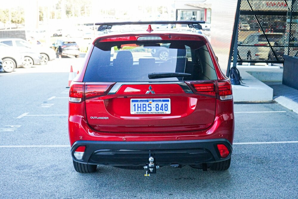 Mitsubishi Outlander image 4