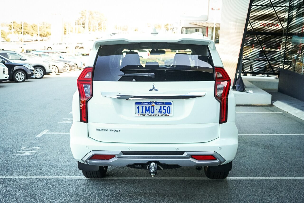 Mitsubishi Pajero Sport image 4