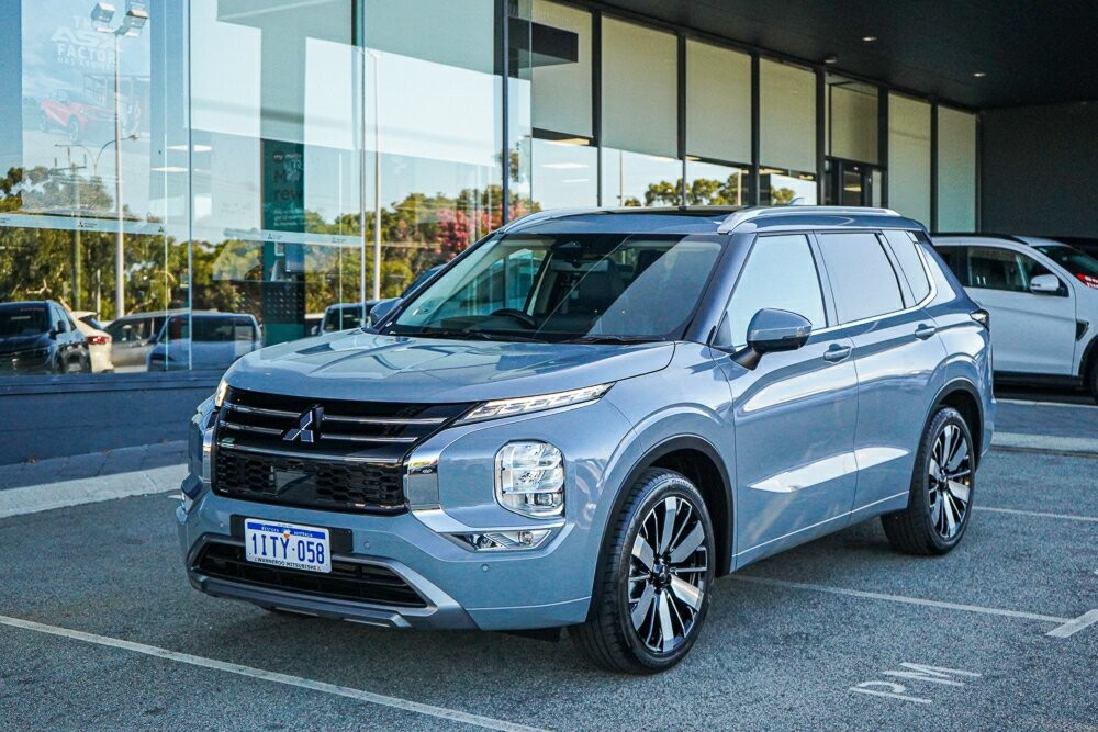 Mitsubishi Outlander image 1