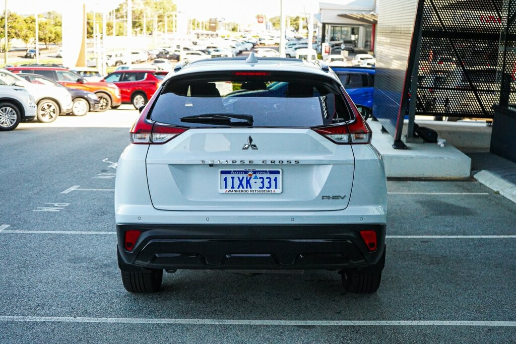 Mitsubishi Eclipse Cross image 4