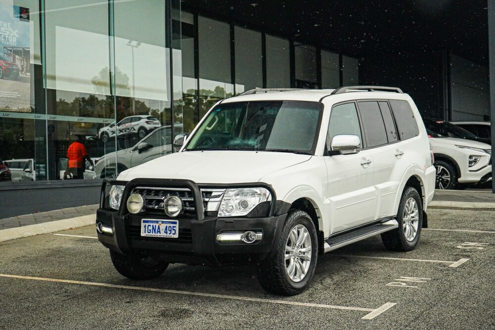 Mitsubishi Pajero image 1