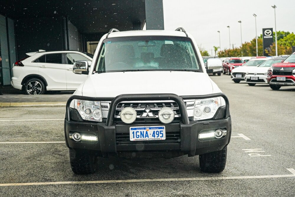 Mitsubishi Pajero image 2