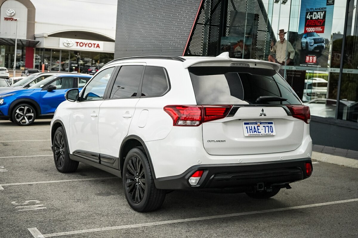Mitsubishi Outlander image 3