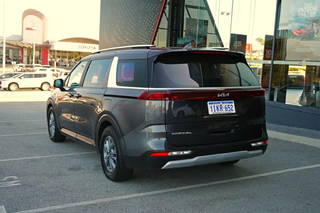 Kia Carnival image 3