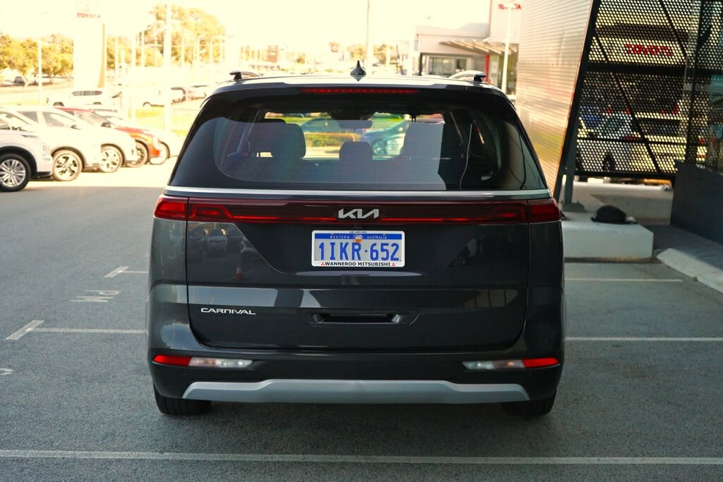 Kia Carnival image 4