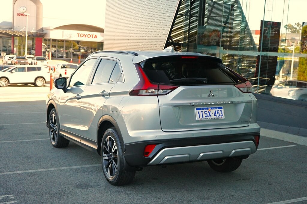 Mitsubishi Eclipse Cross image 2