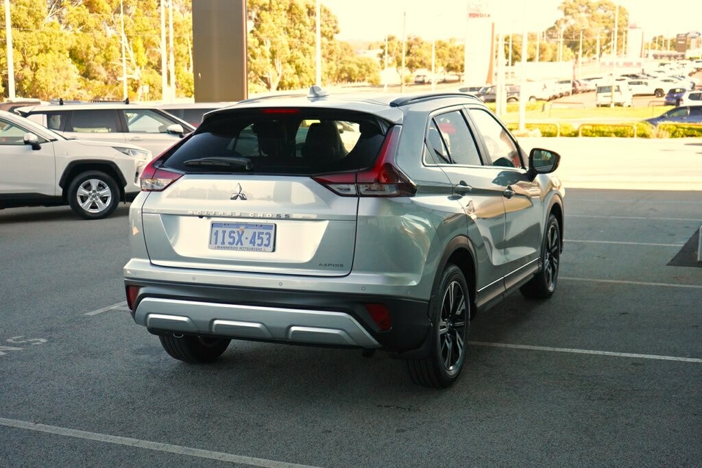 Mitsubishi Eclipse Cross image 4