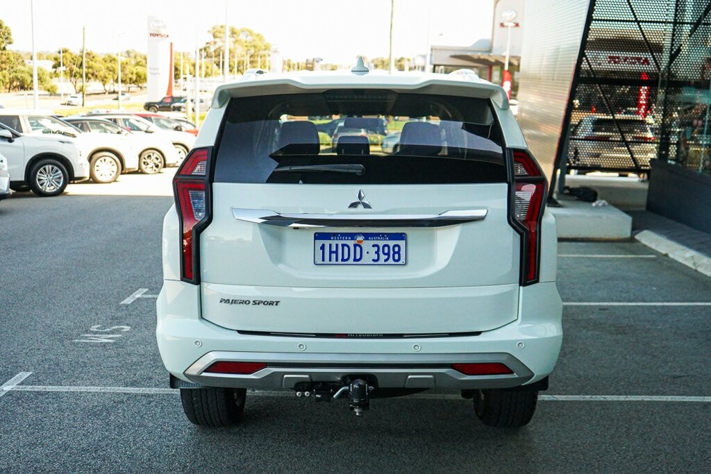 Mitsubishi Pajero Sport image 4