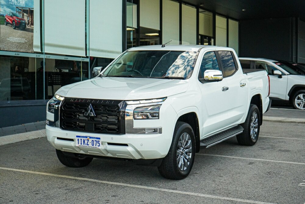 Mitsubishi Triton image 1