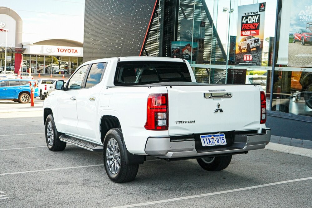 Mitsubishi Triton image 3