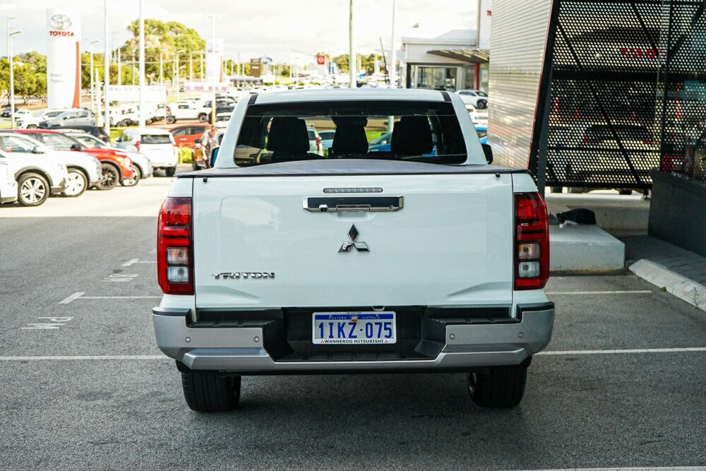 Mitsubishi Triton image 4