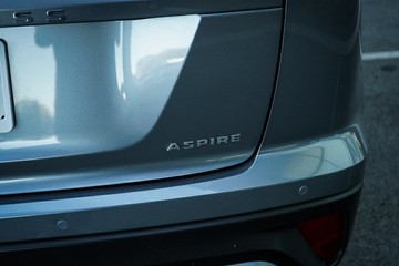 https://vehicle-cdn.autoleague.cloud/28170_21009786_6.jpg