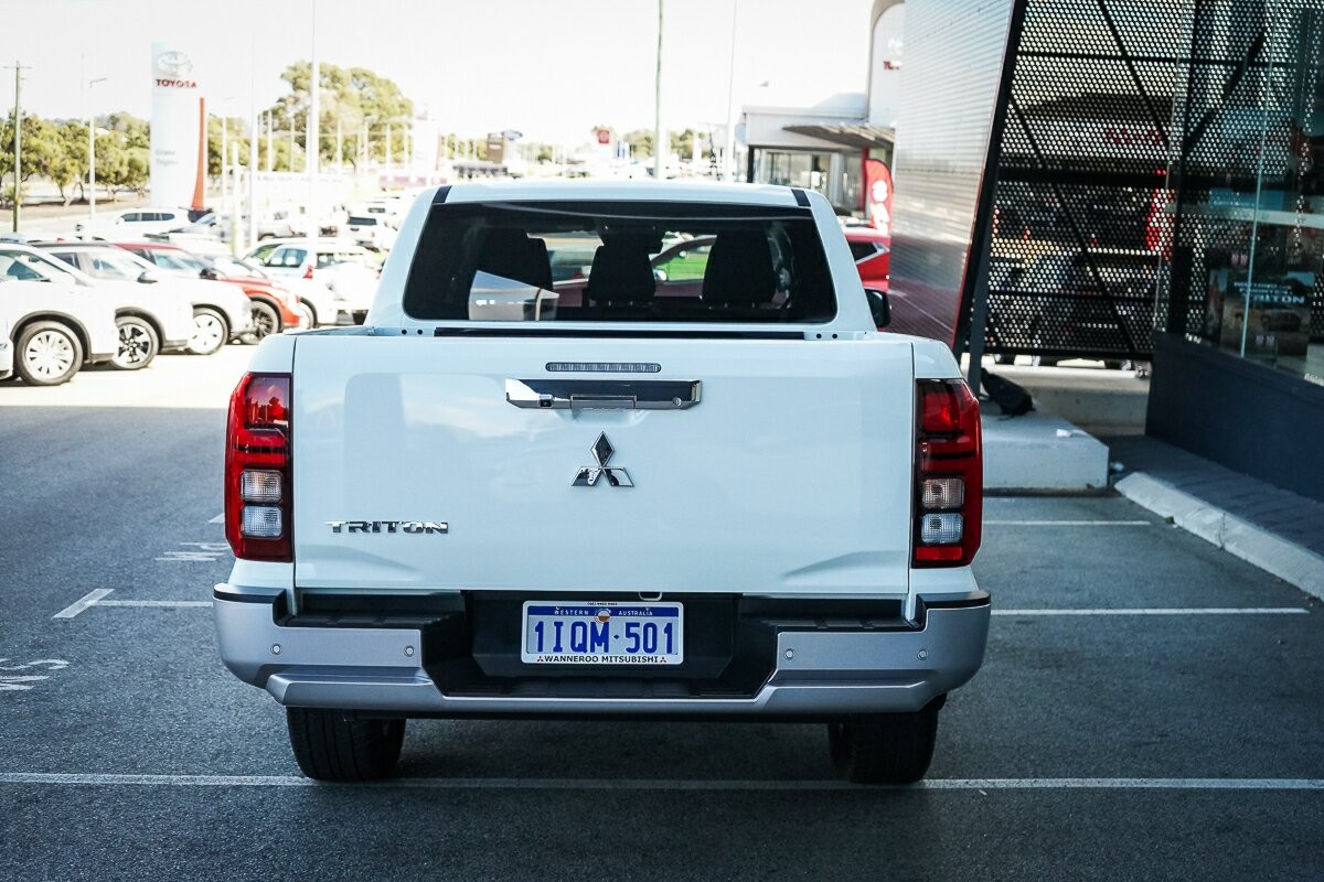 Mitsubishi Triton image 4
