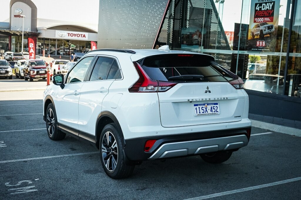 Mitsubishi Eclipse Cross image 3